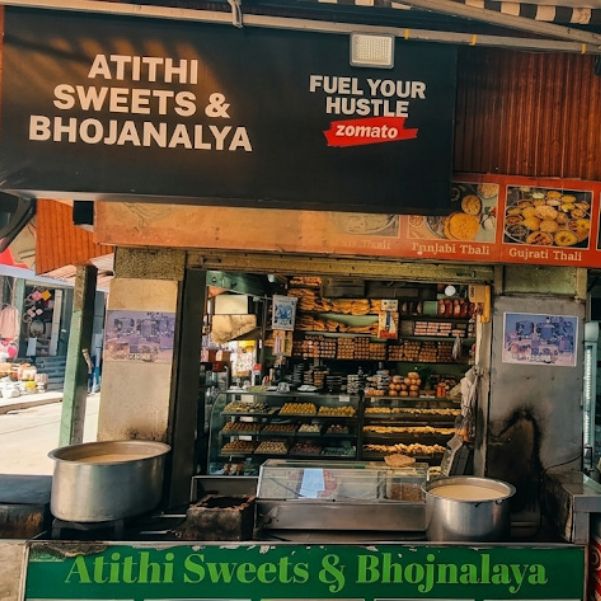 Can Manali restaurants make food without onion and garlic?