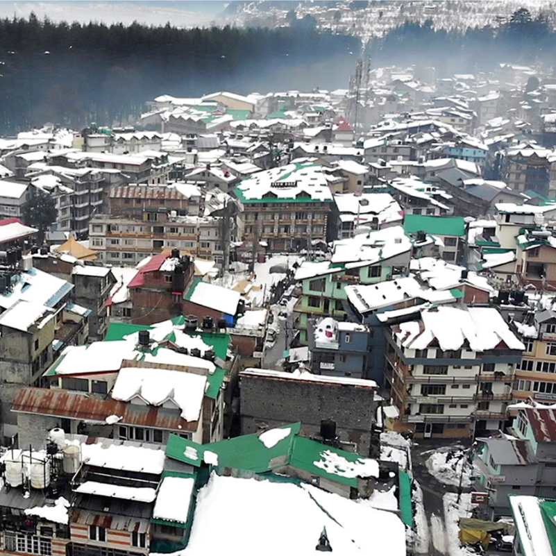 Manali covered in fresh snow during winter in Himachal Pradesh.jpg