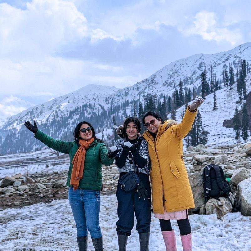 Which Month Should Families, Couples and Snow Lovers Choose?