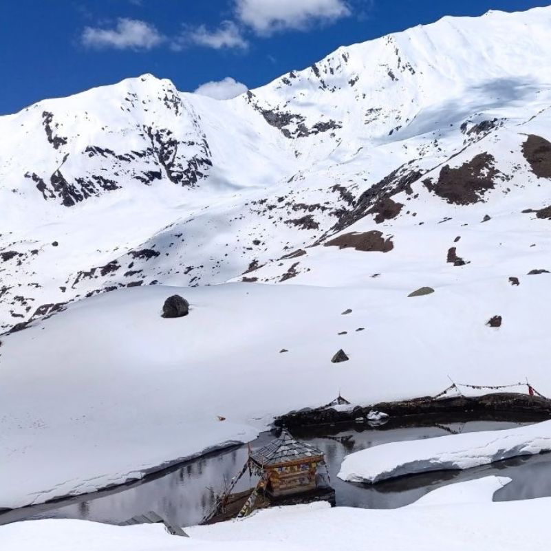Yulla Kanda in Snow in Winters (4).jpg