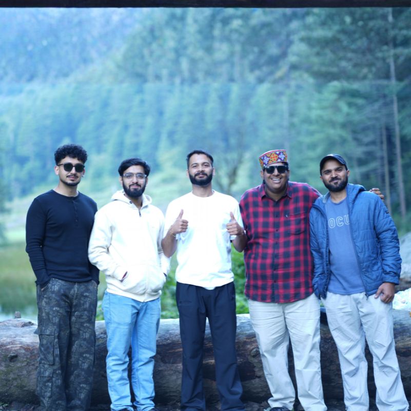 Can You Join a Himachal Group Trip Completely Alone?