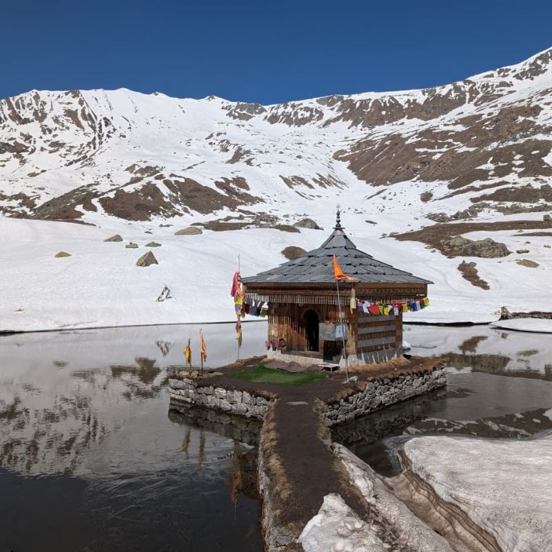 Yulla Kanda in Snow in Winters.jpg