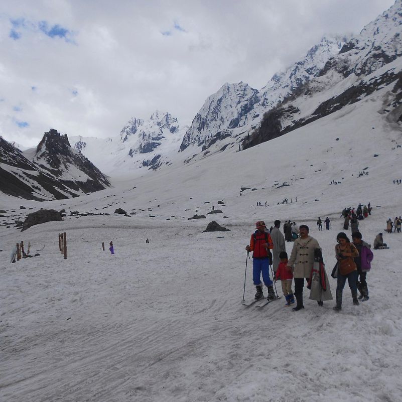 Scenic winter view of Sonmarg covered in fresh snow in Kashmir.jpg