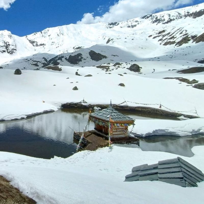 Yulla Kanda in Snow in Winters (5).jpg