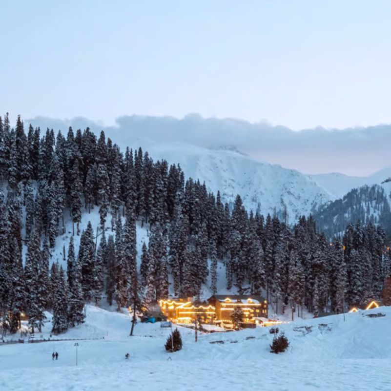 What Is the Main Difference Between Kashmir in November and December?
