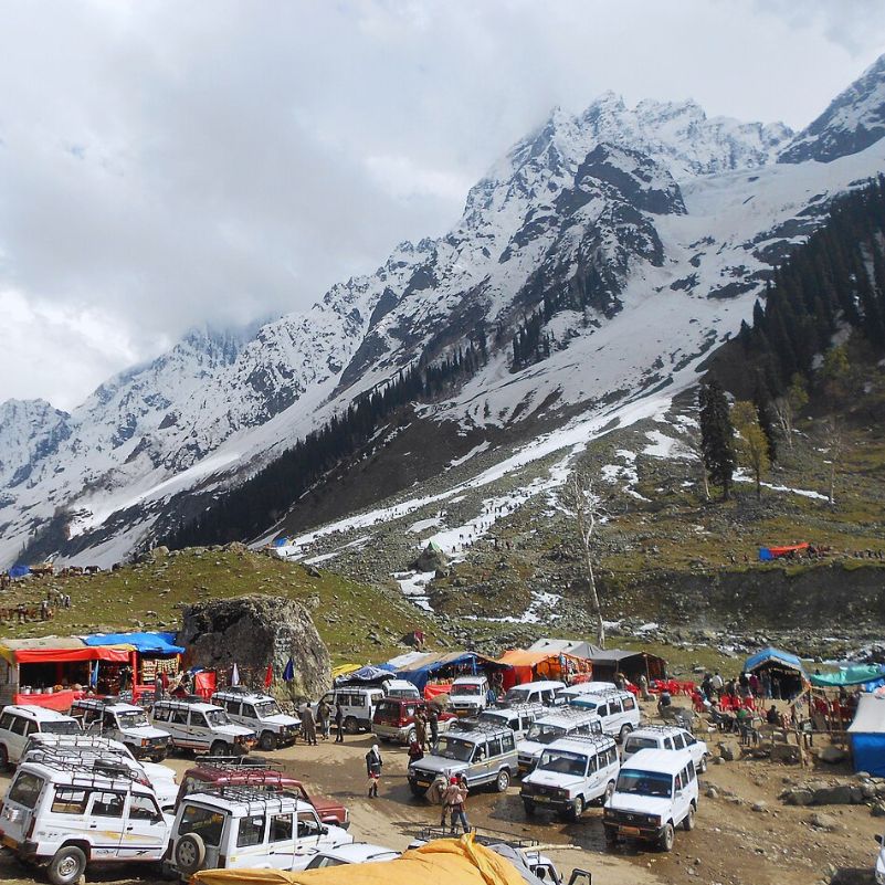 How Much Does a Tangmarg to Gulmarg Snow Taxi Cost?
