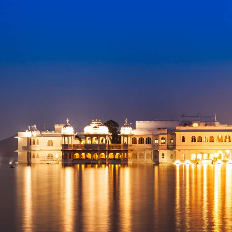 Jag Mandir Palace on Lake Pichola in Udaipur.jpg