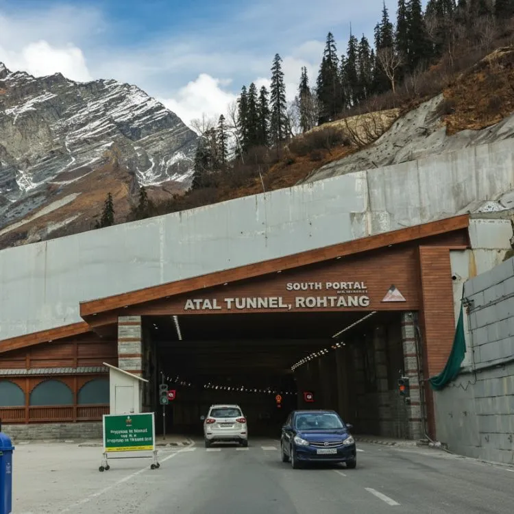 Atal Tunnel Viewpoints and Nearby Snow Zones