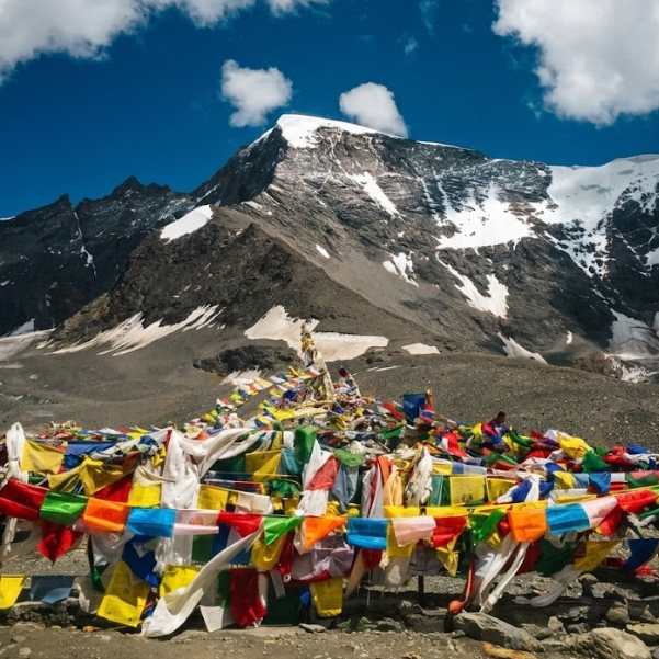 Will You See Snow at Shinkula Pass in April.jpg