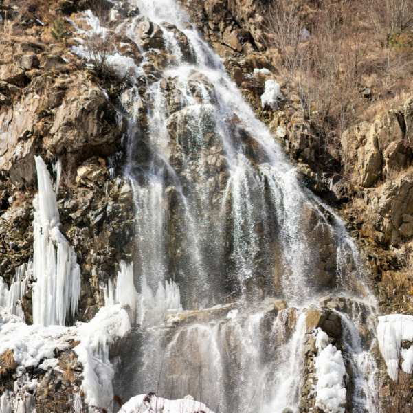 Drung Waterfall.jpg