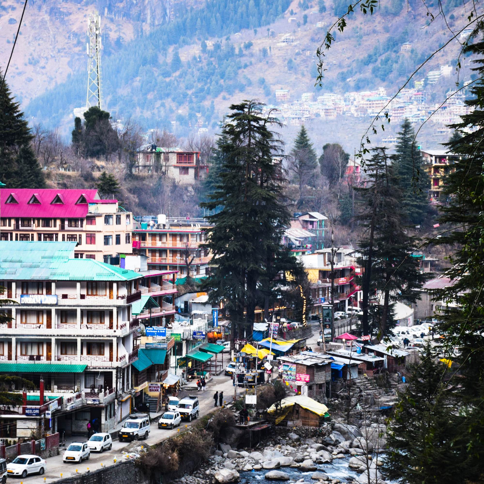 Old Manali street view.jpg