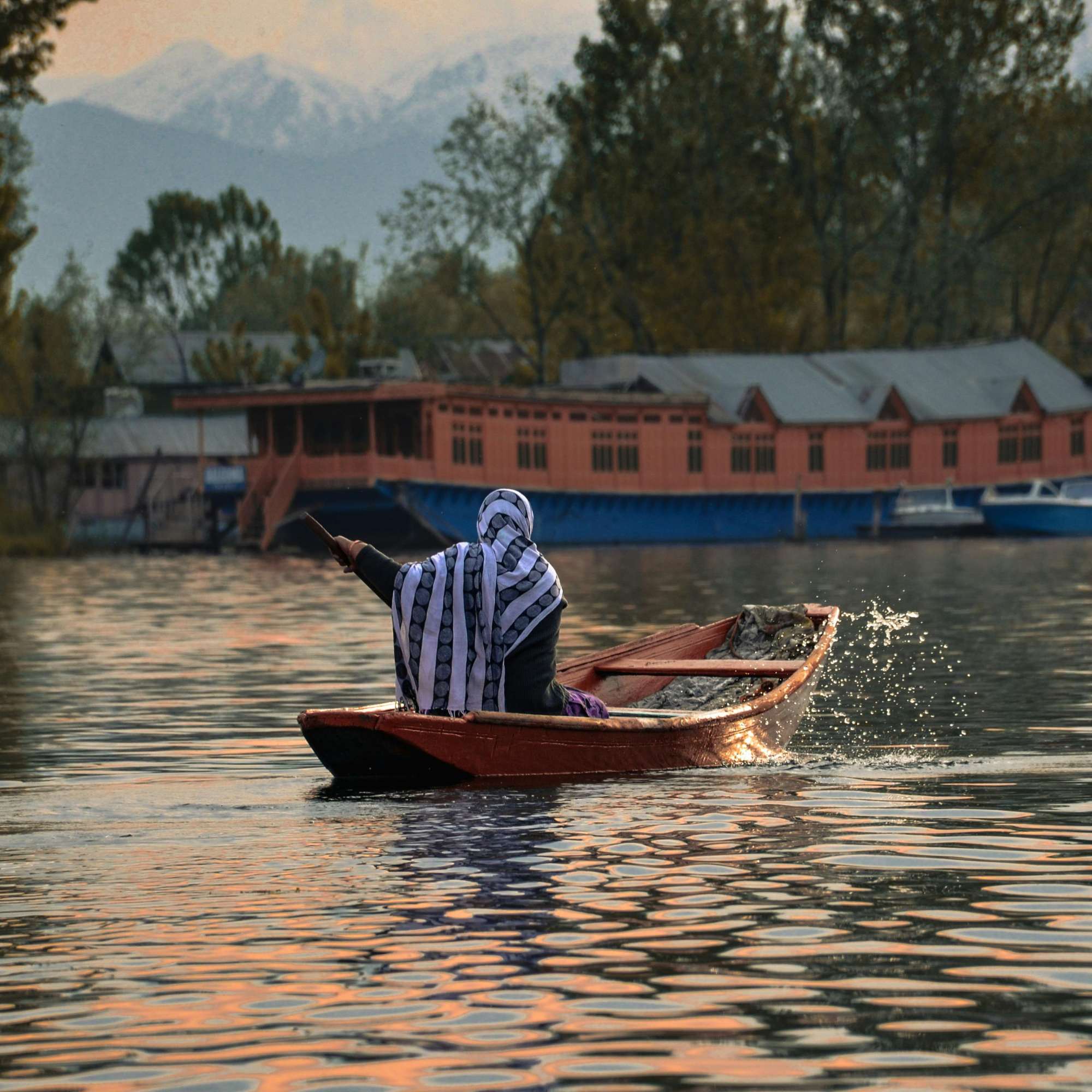 Kashmir houseboat