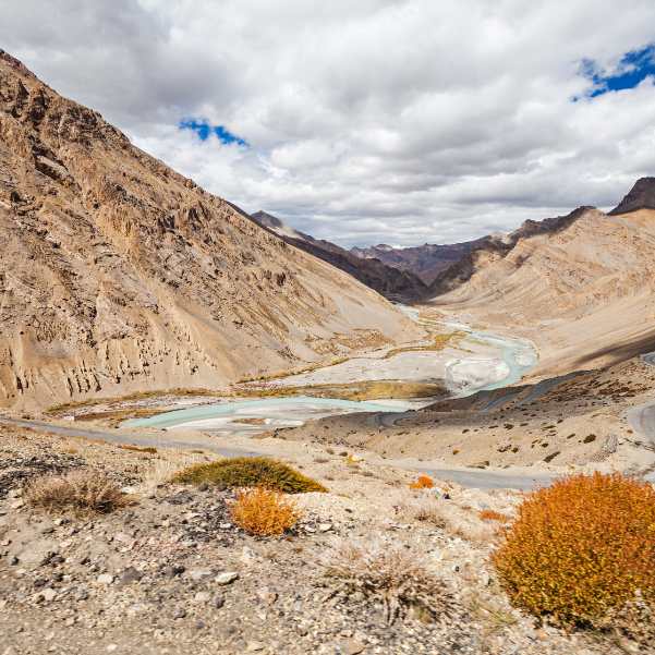 What to Pack for a Baralacha Direction Trip in April.jpg