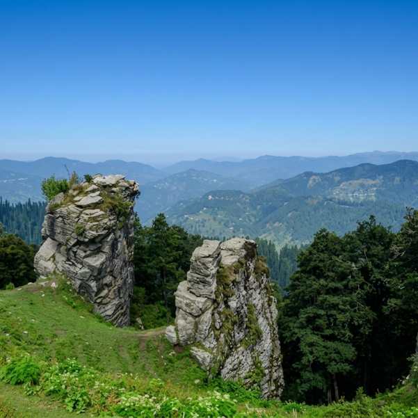 Which Route Is Better in July: Kotkhai-Kharapathar or Narkanda-Tikkar?