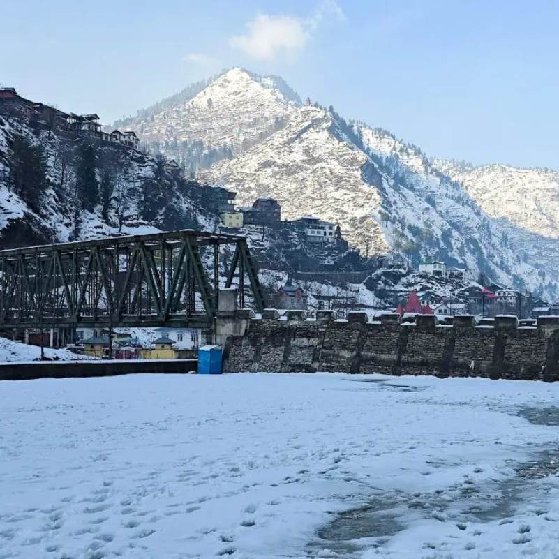 Is Kashmir in Winter Suitable for Families, Children and Elderly Travellers.jpg