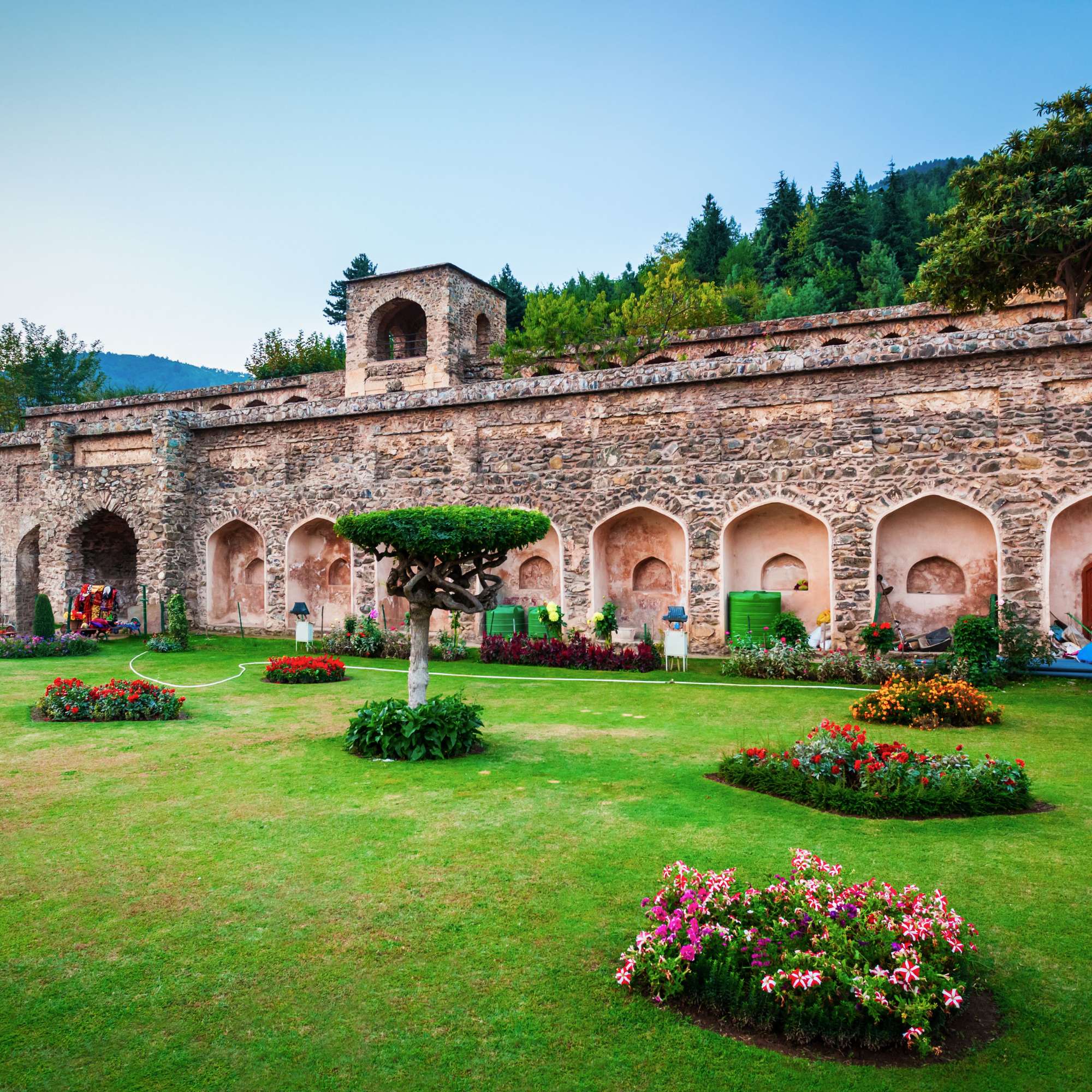 Historic Pari Mahal on Zabarwan Hills Srinagar.jpg