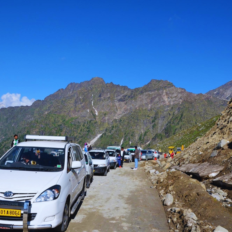 What Is a Rohtang Pass Day Trip Really Like?