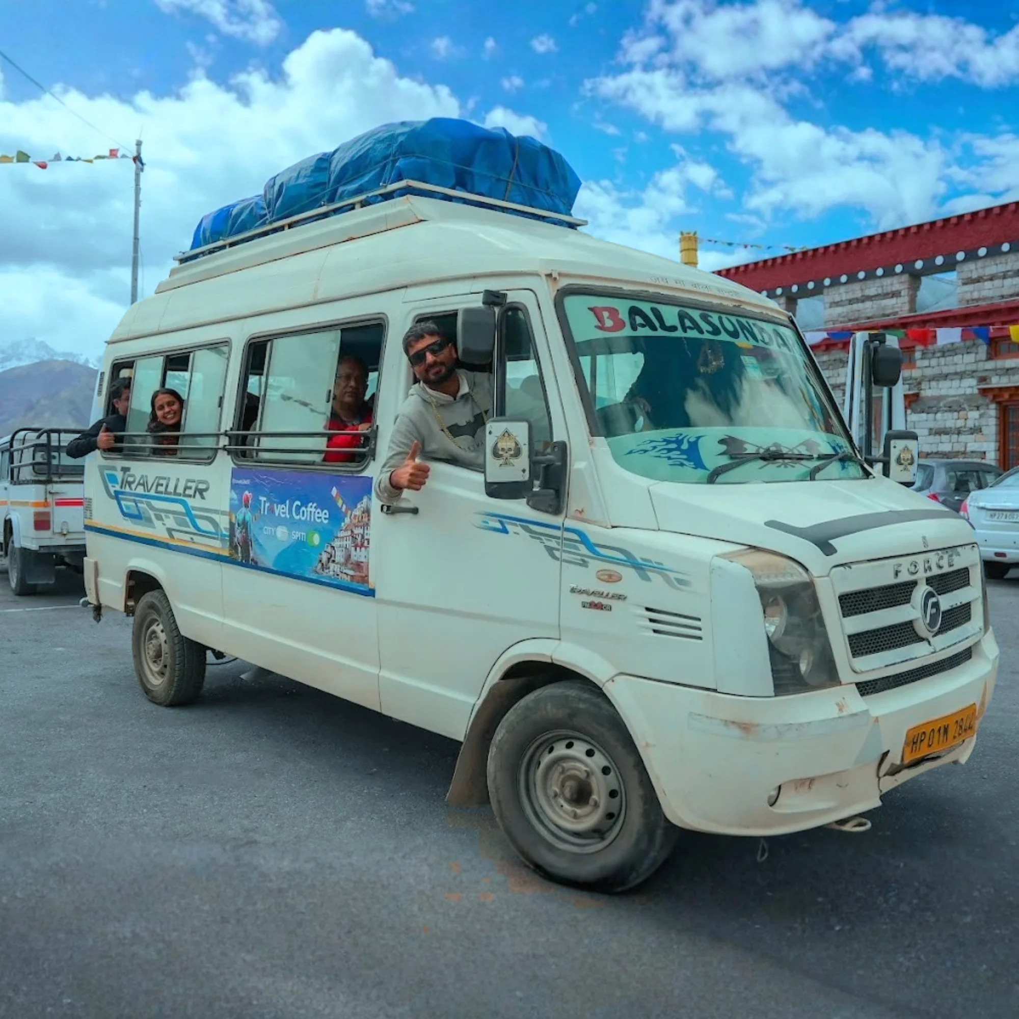 travel-coffee-tempo-traveller-spiti-valley-road-trip.webp