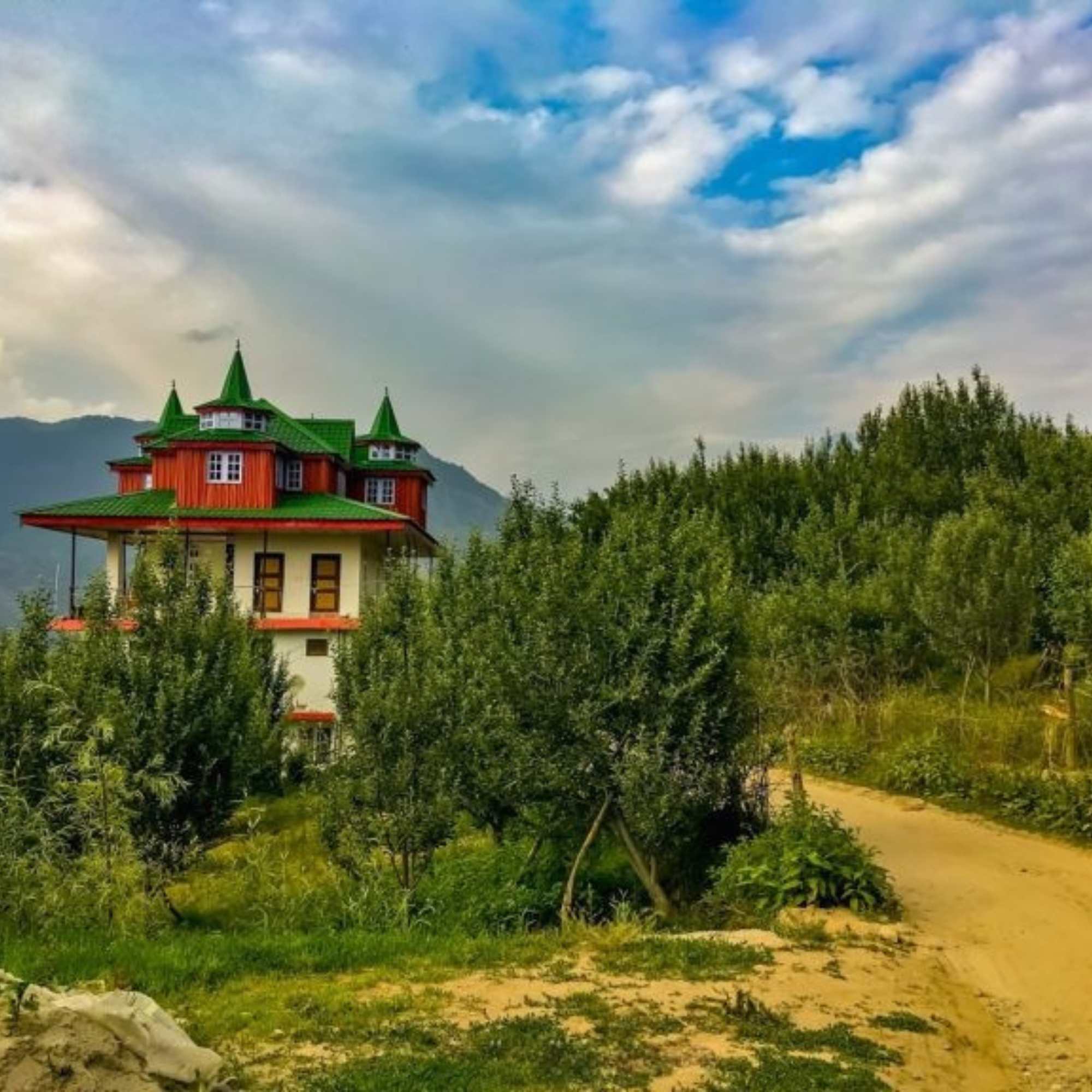 Beautiful travel view of Larot, Rohru, Shimla with mountains, greenery and peaceful surroundings.jpg