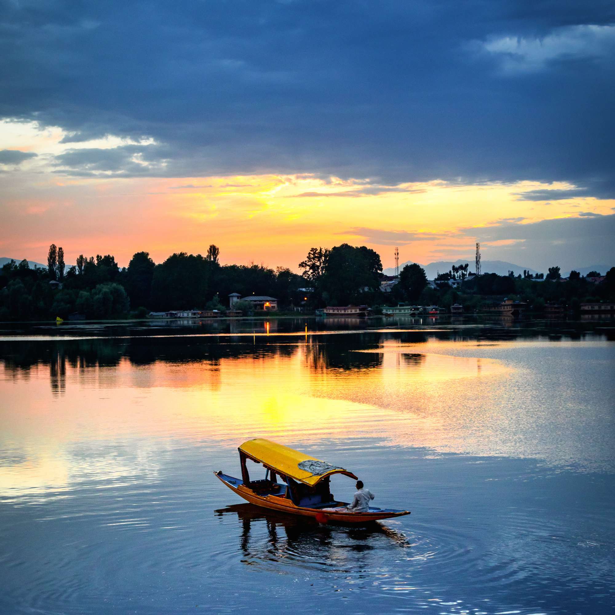 Peaceful Evening View of Dal Lake Kashmir.jpg