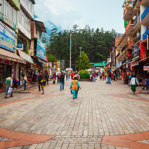 Mall Road manali.jpg