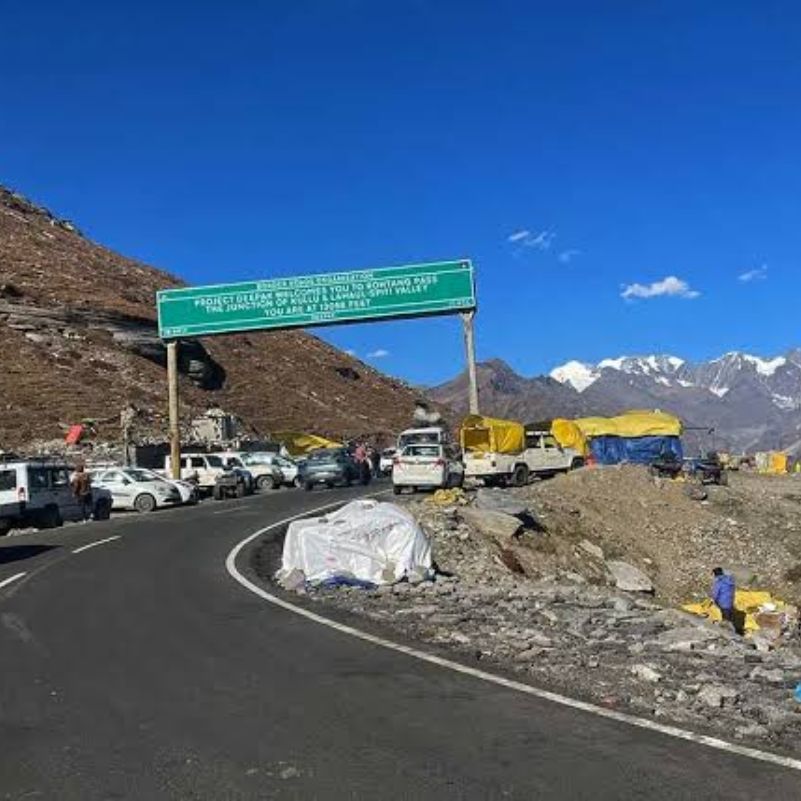 What Should You Wear and Carry at Rohtang Pass.jpg