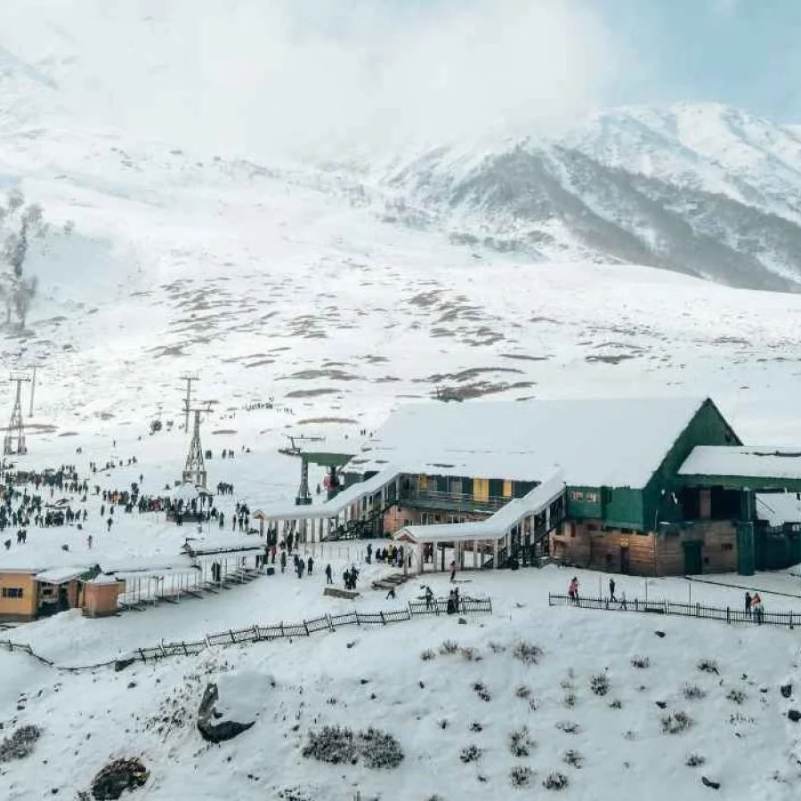 How Do You Reach Kashmir During the Snow Season.jpg