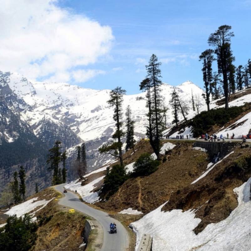 Places to See on the Manali to Rohtang Route