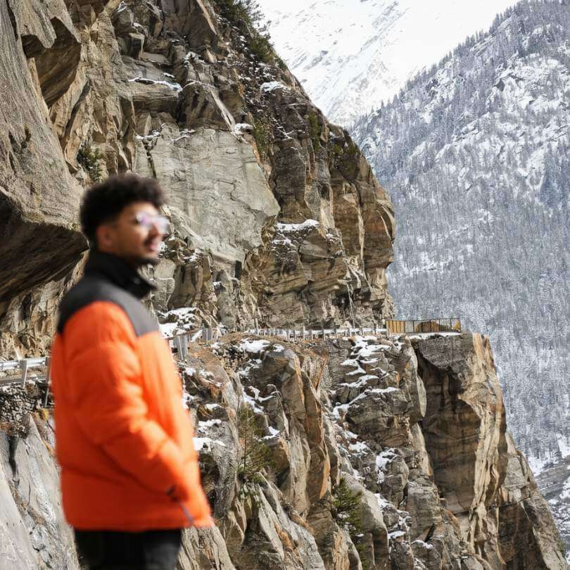 Rola Cliff Viewpoint in Kalpa