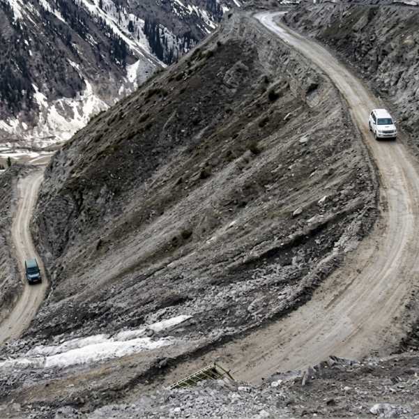 Road from Srinagar.jpg