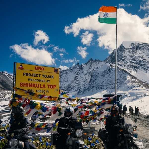 Can Tourists Really Go to Shinkula Pass in May?