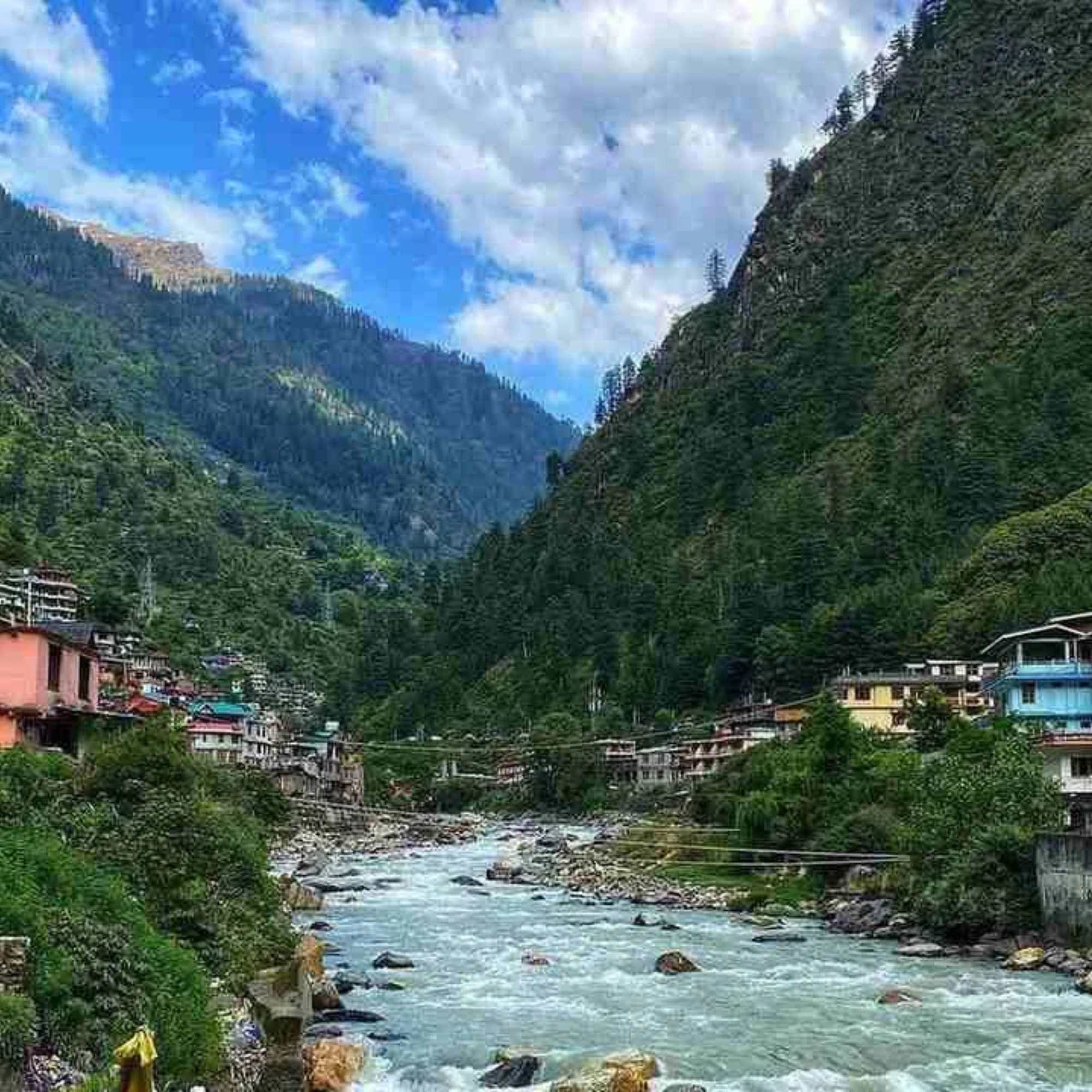 How to Reach Kasol and When Roads Are Safest