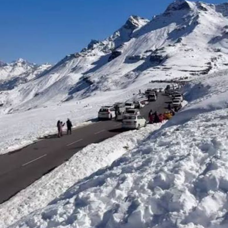How Should You Plan a Rohtang Pass Day Trip from Manali?