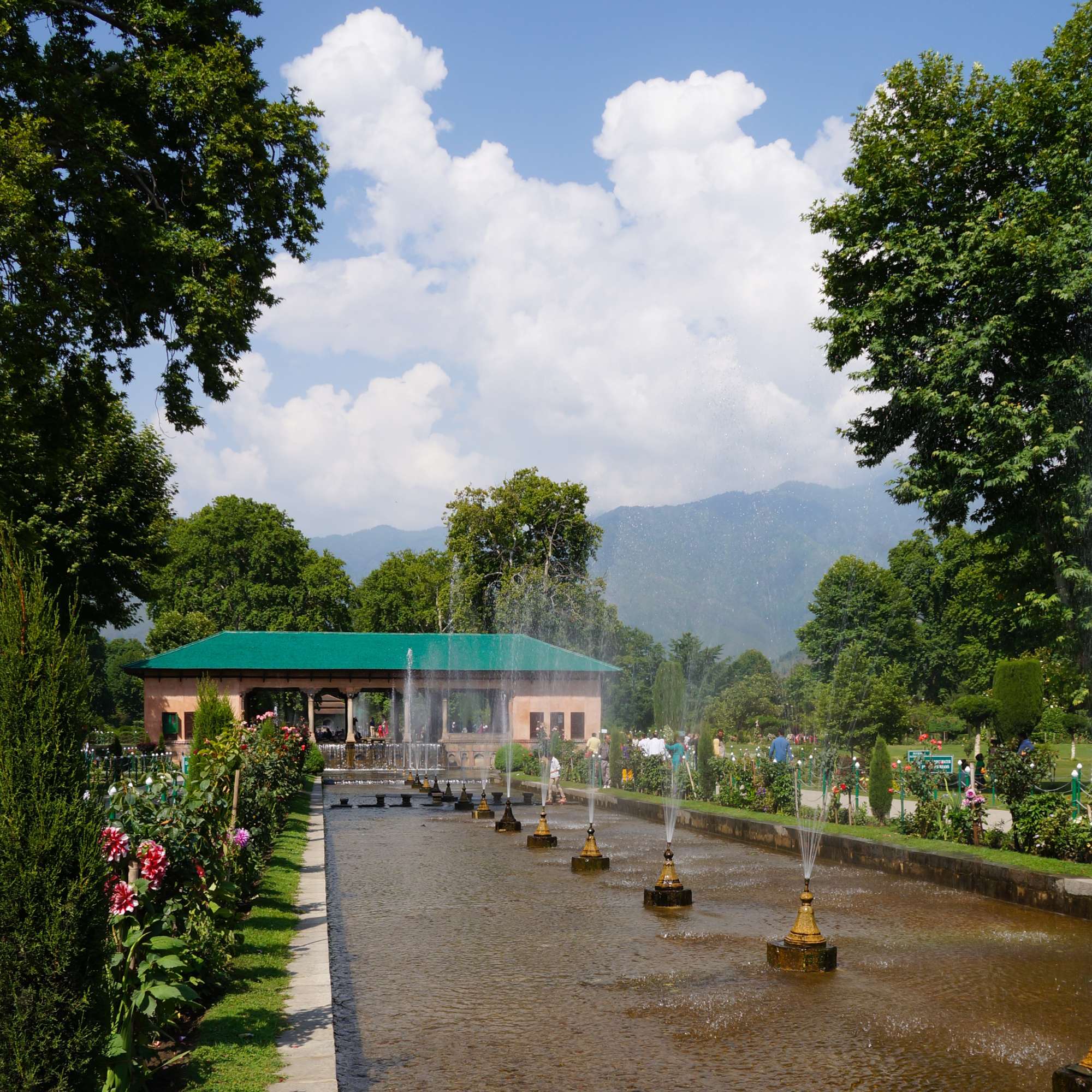 Is Gulmarg Worth Staying Overnight, or Should You Visit from Srinagar?
