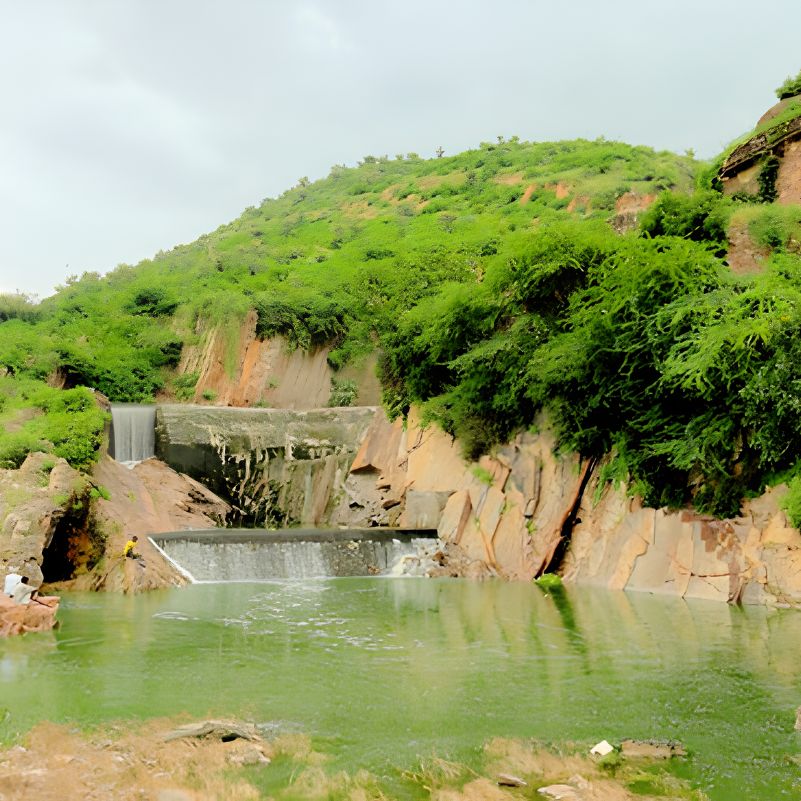 Udai Sagar Lake.jpg