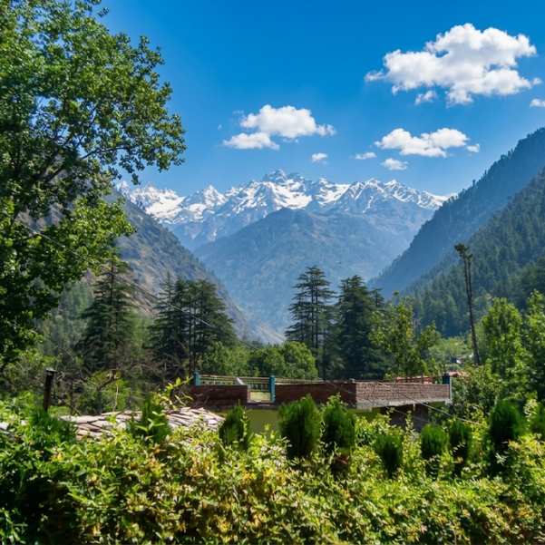 What Is the Best Time to Visit Kasol for This Itinerary?
