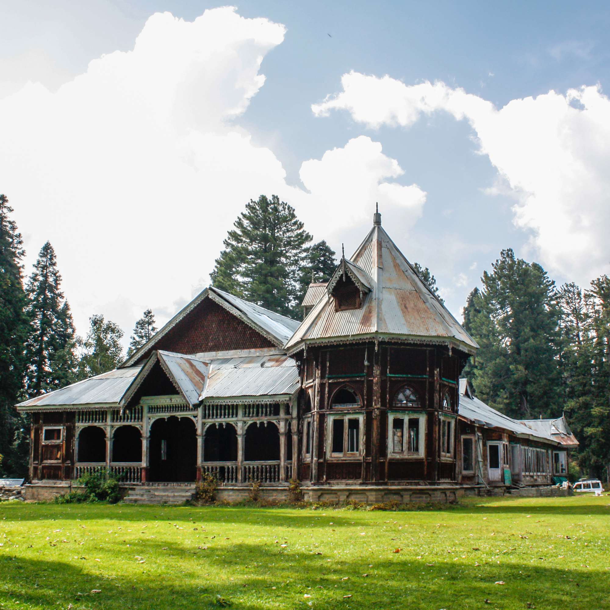 Best Places to Visit in Gulmarg Kashmir.jpg