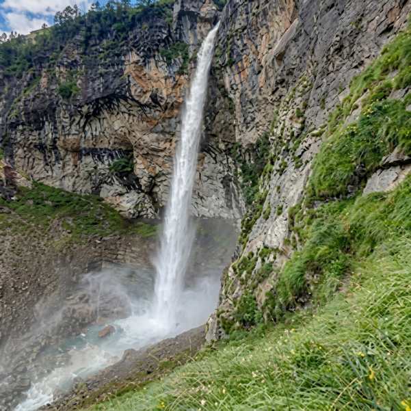 Sissu Waterfall Viewpoint (Palden Lhamo Dhar).jpg