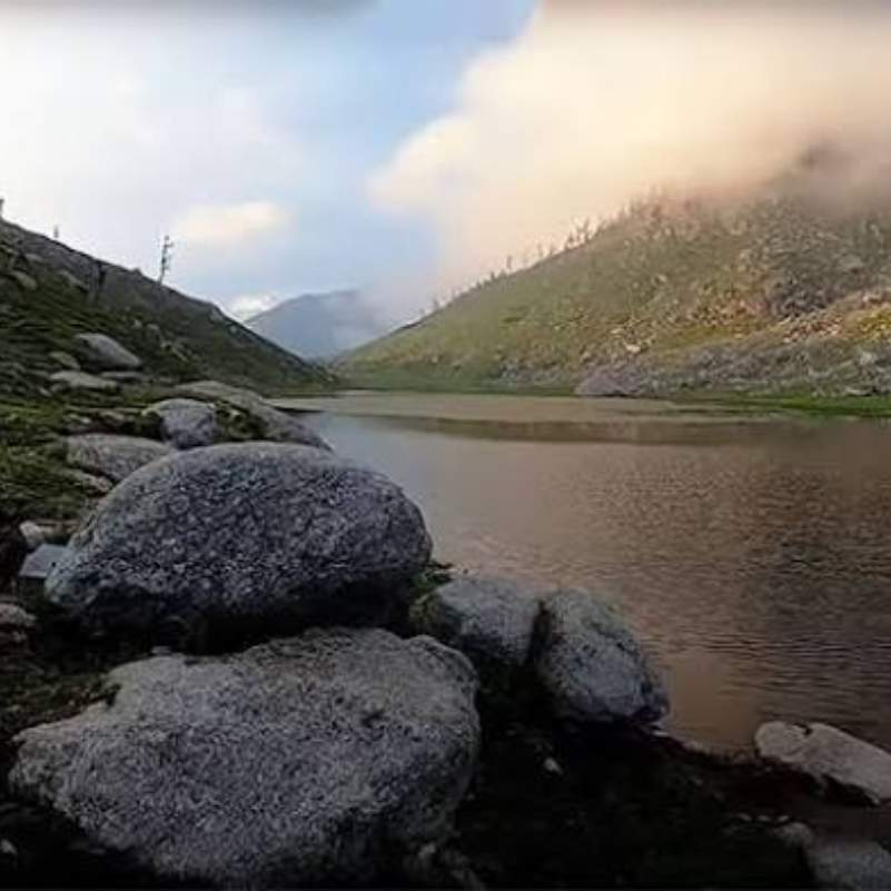 Where Is Kareri Lake Located.jpg