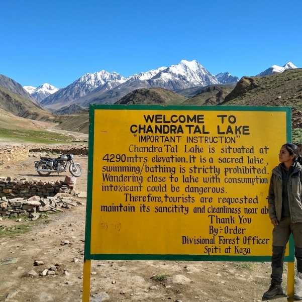 Walk from the parking roadhead to Chandratal Lake