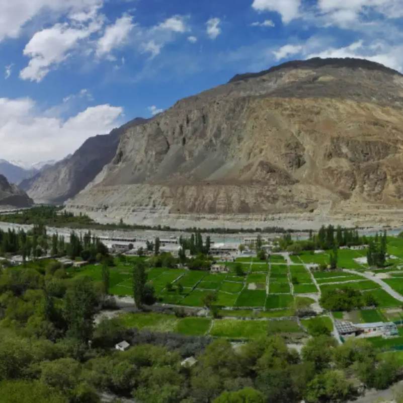 Narrow path through scenic Turtuk Village.jpg
