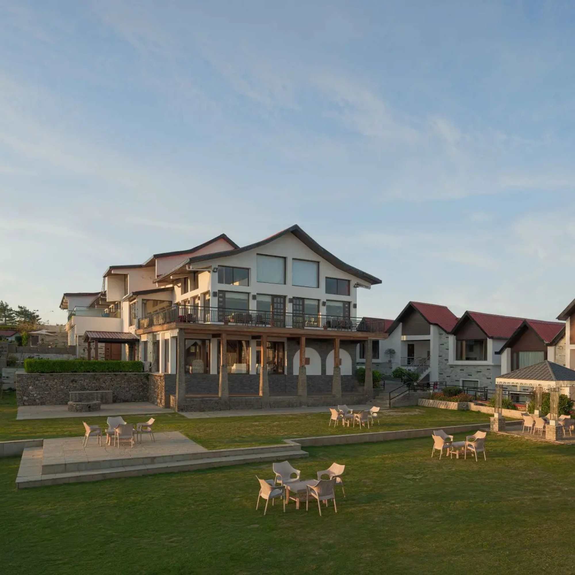 Where Should You Stay in Shimla in September?