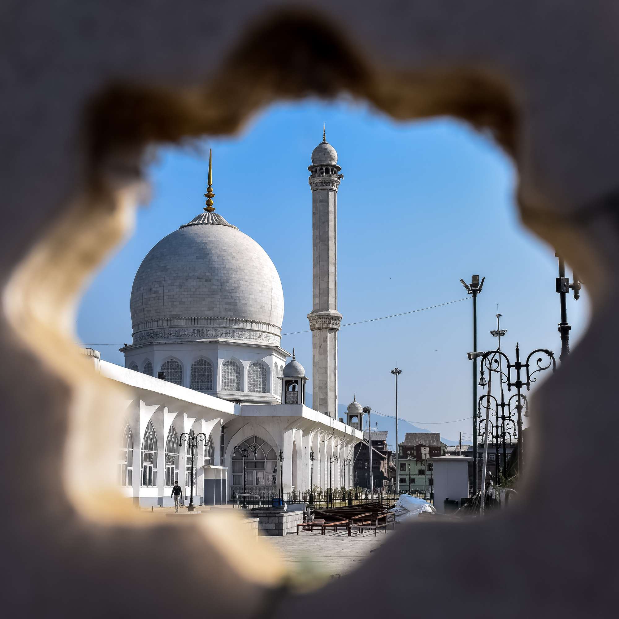 Sacred Hazratbal Shrine Kashmir – A Revered Pilgrimage Site.jpg