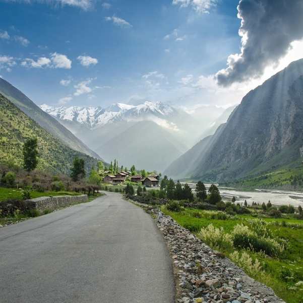 Is Shinkula Pass Worth Visiting in April.jpg